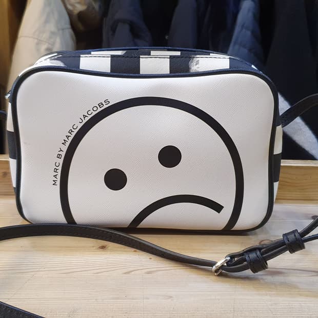 마크by제이콥스 스마일리 크로스백