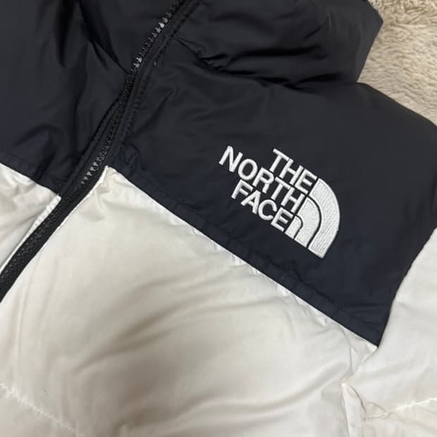 노스페이스 눕시 화이트 패딩