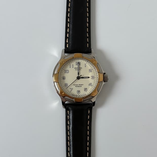 1990s Gold Bezel Cream Dial Quartz
