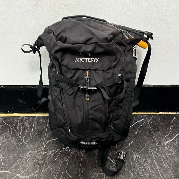 아크테릭스 미우라 20L 테크 백팩