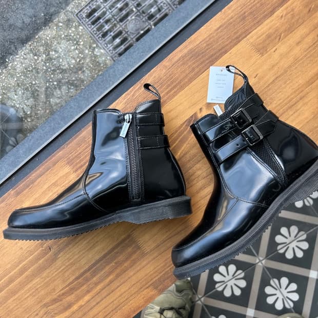 16327 - 닥터마틴 플로라 첼시 버클 부츠