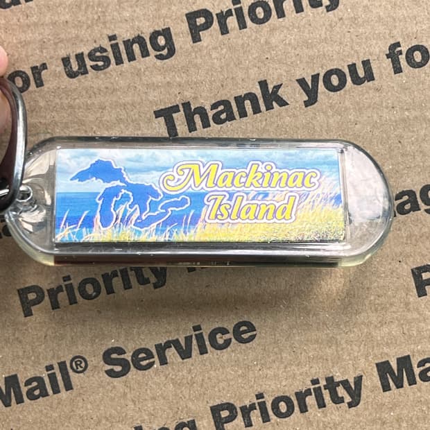 90s vtg Ocean Hologram Keyring