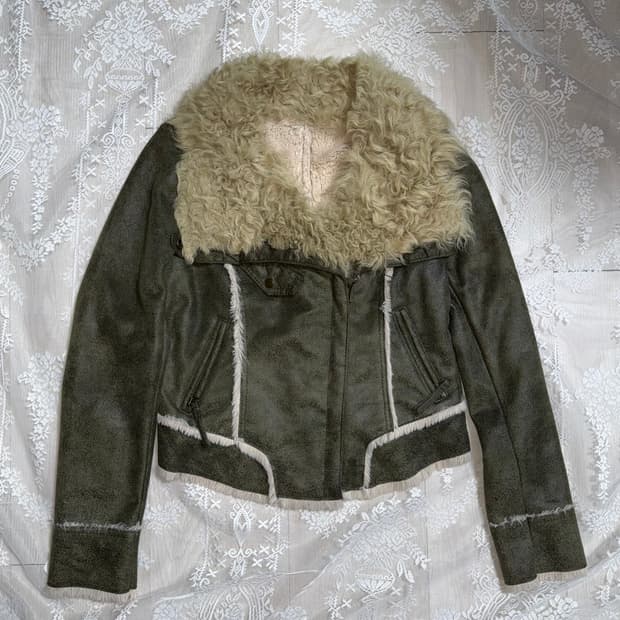 빈티지 카키 양털 하이넥 무스탕