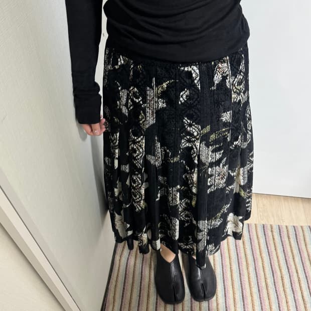 Vintage floral lace skirt