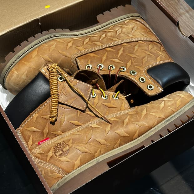 슈프림 팀버랜드 6인치 프리미엄 워터프루프 부츠 다이아몬드