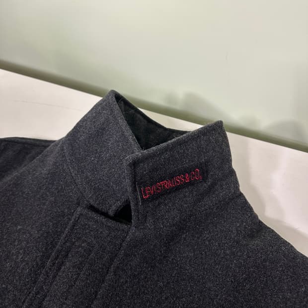 105 XL 리바이스 챠콜 로고배색 울자켓