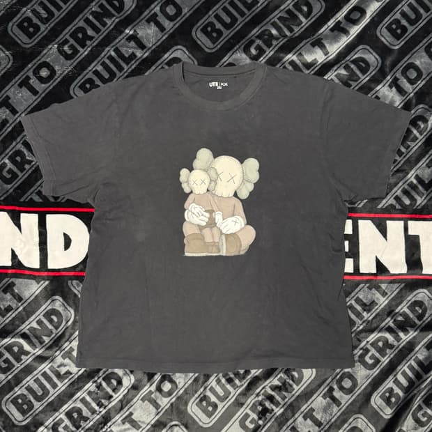 유니클로 카우스 숏 슬리브 그래픽 티셔츠 블랙 4XL