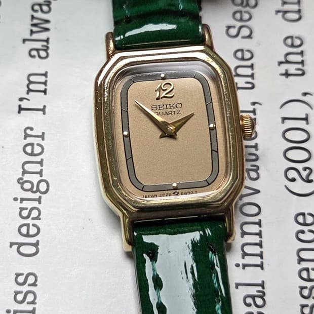 레어] 빈티지 세이코 미니탱크 희귀 투톤다이얼 칼침핸즈 슬림쿼츠 여성용 