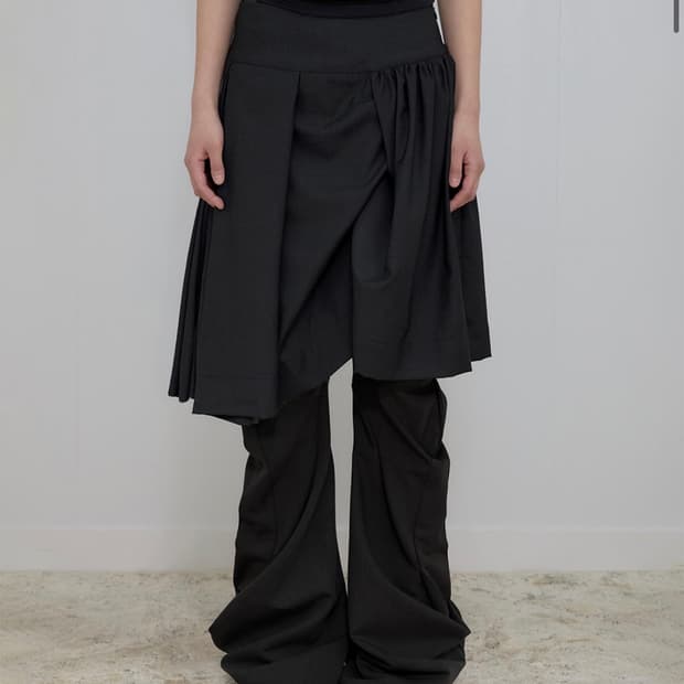 플레어업 Asymmetrical Draped Midi Skirt 블랙