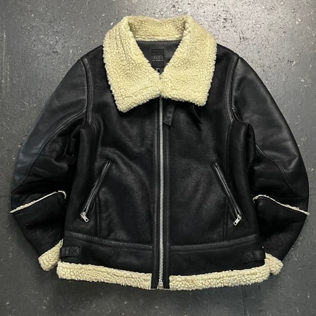 100 카이아크만 B-3 무스탕