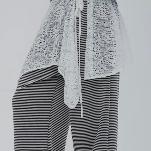 칙스 언발 레이스 랩 스커트