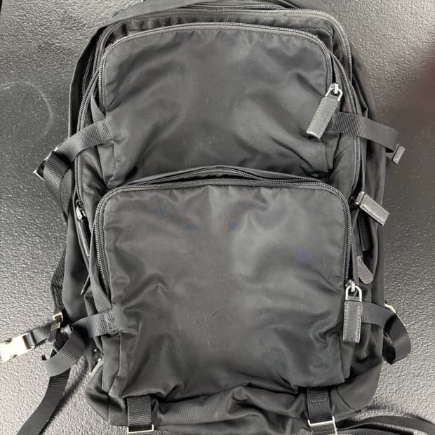 프라다 패브릭 멀티 포켓 백팩