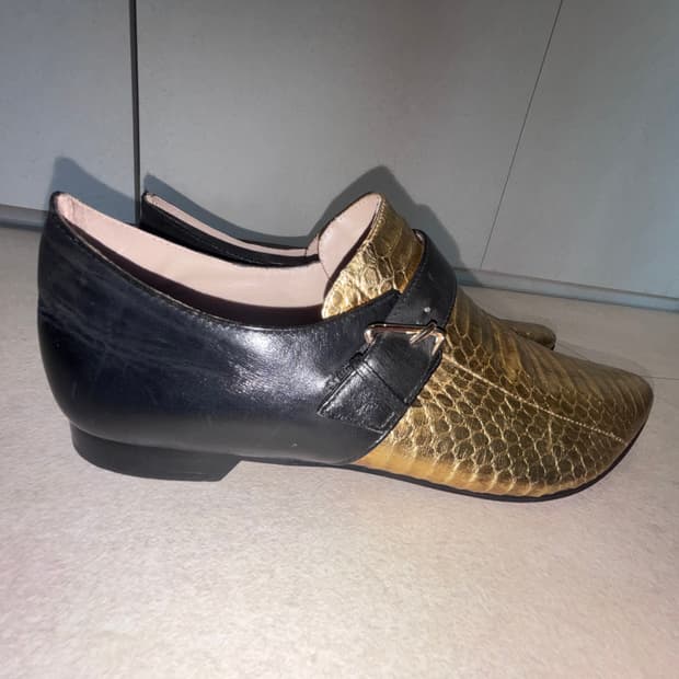 derek lam 금색 신발