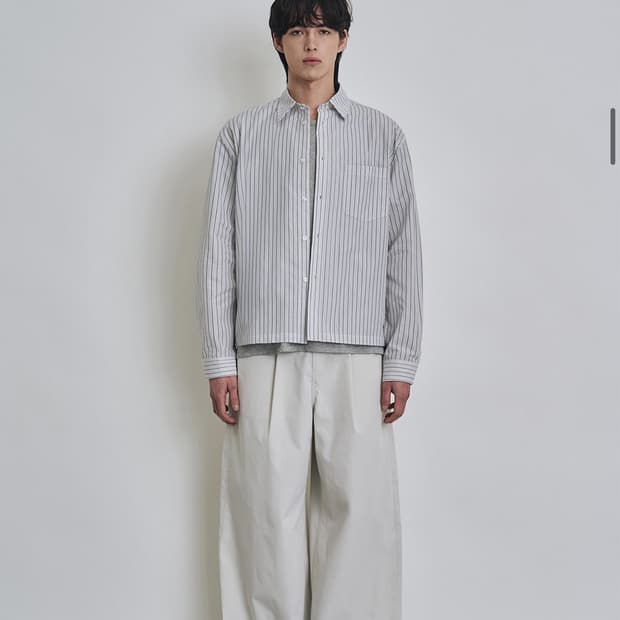 삭형 콜라보 크롭 스트라이프 셔츠 새상품 L