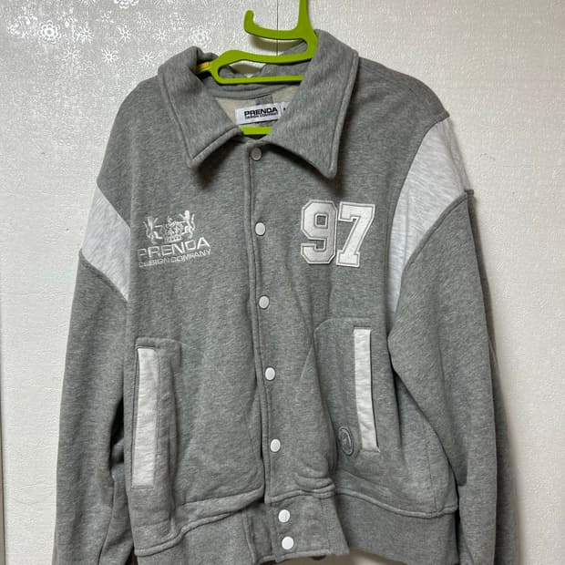 프렌다 바시티자켓