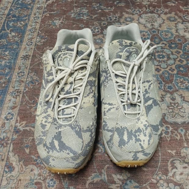 나이키 녹타 핫스텝 에어테라 라이트본  285