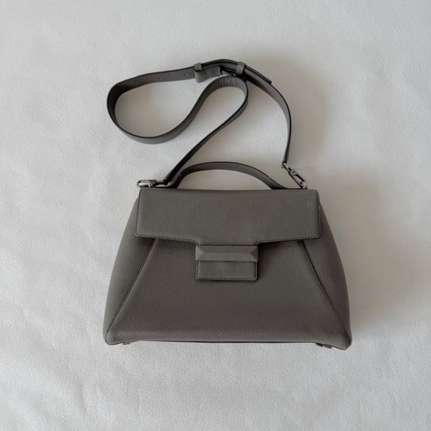 데케(DECKE) 레더 토트 숄더백