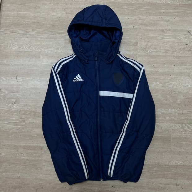 아디다스 여성 사이드라인 삼선 후드 패딩 점퍼 [네이비] M/95