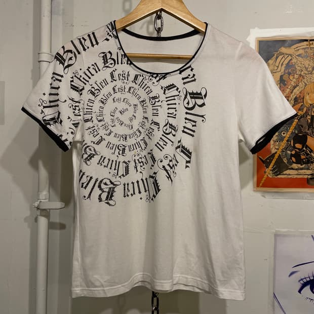원형 레터링 프린트 화이트 티셔츠 펑크 y2k