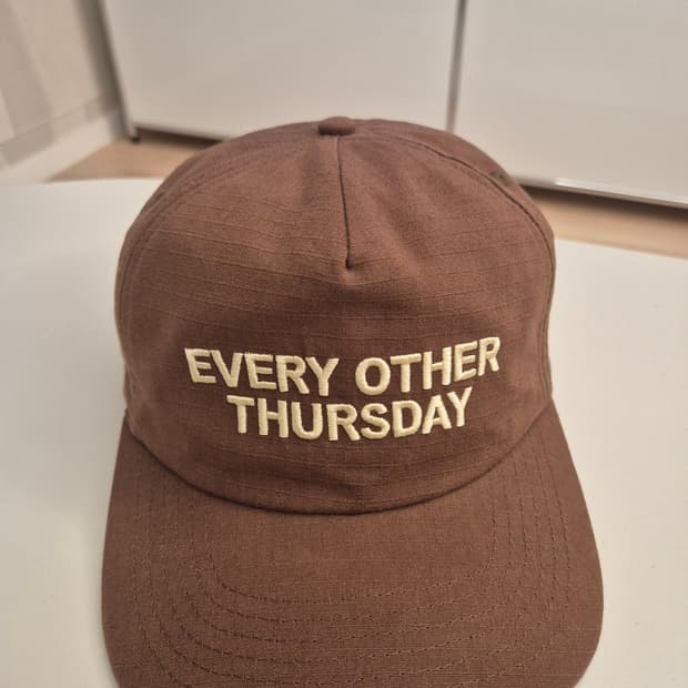 EVERYOTHERTHURSDAY 스냅백 모자