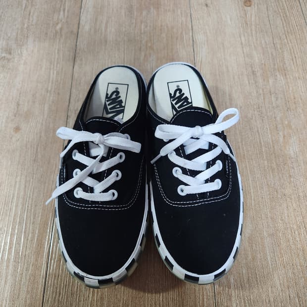 반스 어센틱 뮬 240