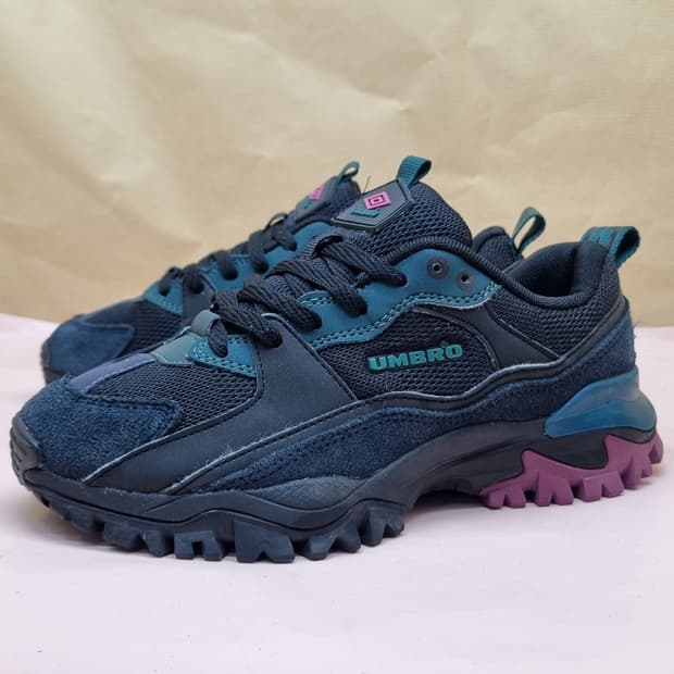 엄브로 범피 운동화 230