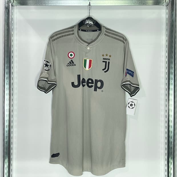 아디다스 18-19 유벤투스 FC 어센틱 어웨이 크리스티아누 호날두