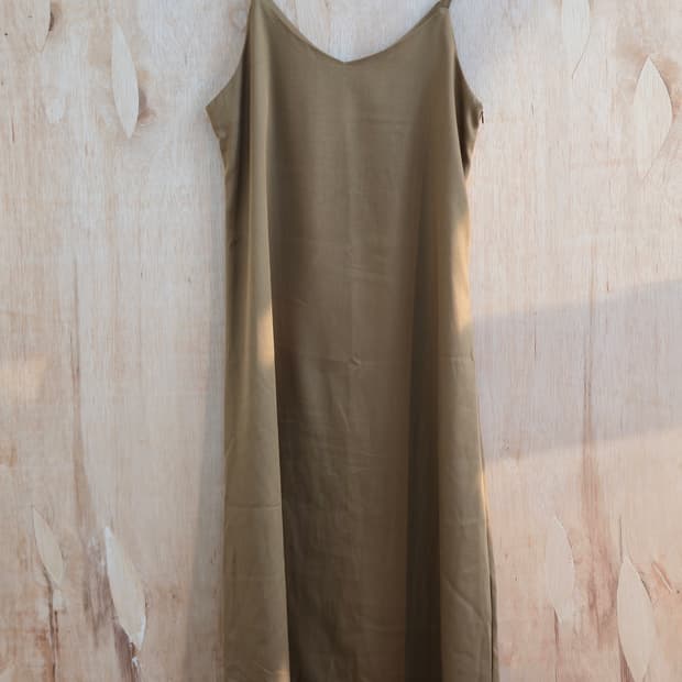 슬리브리스 원피스 베이지 