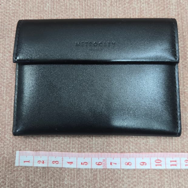 메트로시티 블랙 가죽 반지갑