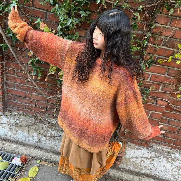 오렌지 오버핏 니트