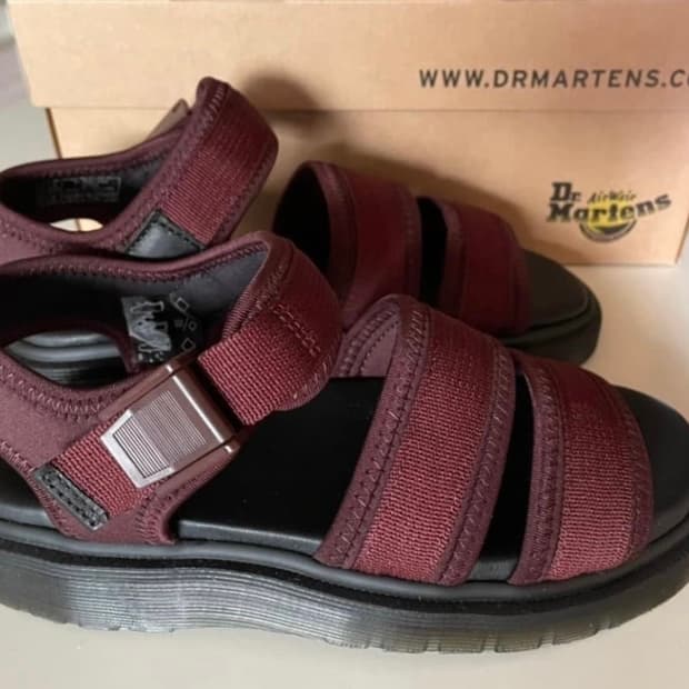 닥터마틴 스트랩 샌들 230