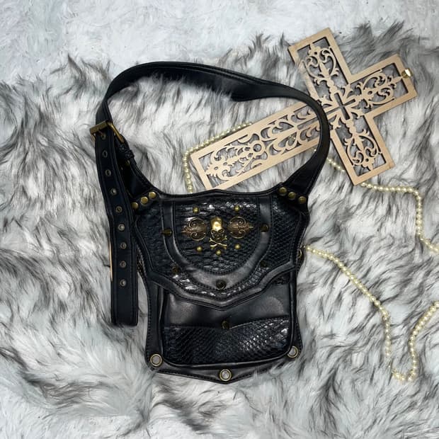 V-kei skull leather waist bag