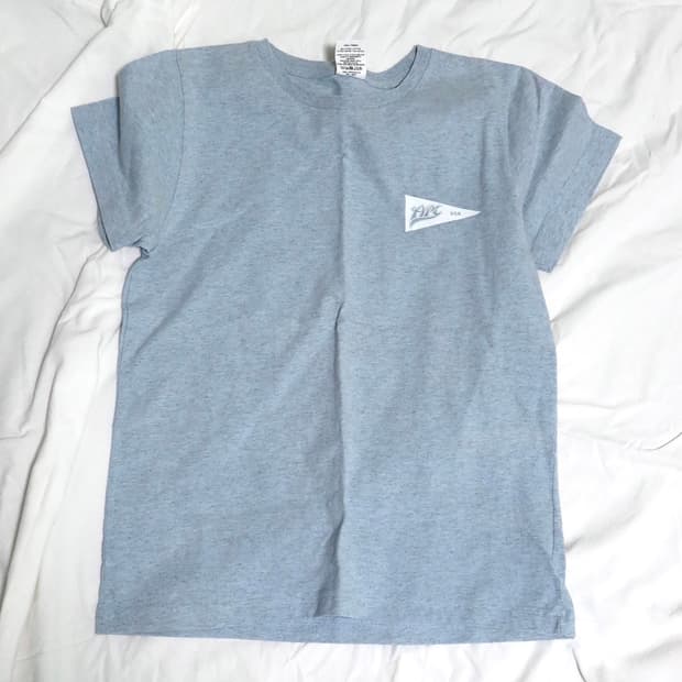 A.P.C. 하늘색 반팔티