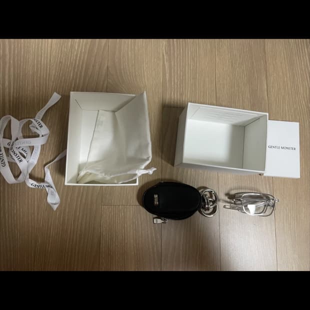 젠틀몬스터 타스02 새상품 팔아요.