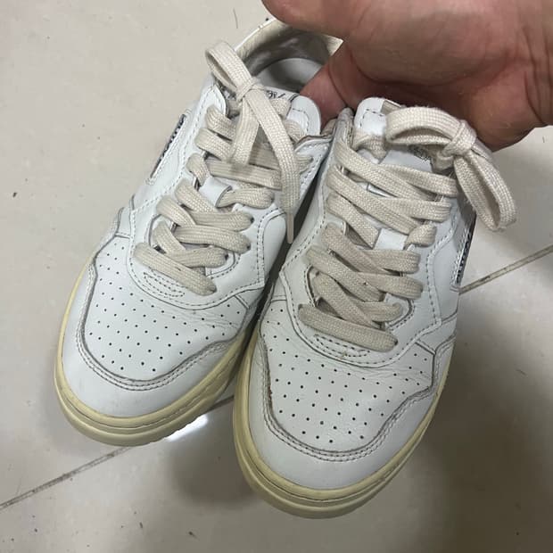 Autry Medalist Low White (Size 38)