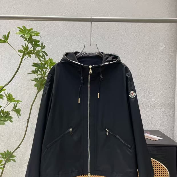 [몽클;레어] 2회착용 / 바람막이 점퍼 / 3 (약 여성 77 사이즈)