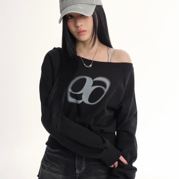 애즈온 오프숄더 맨투맨 MANDY SWEATSHIRT / BLACK 