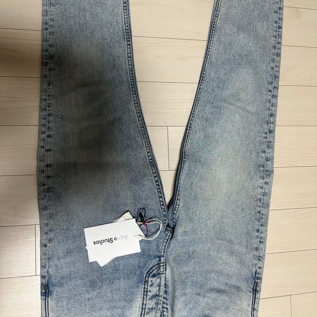 아크네 리버진 마블워시 31