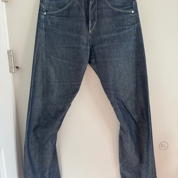 리바이스 엔지니어드진