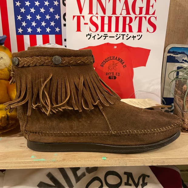 MINNETONKA Suede Fringe Ankle Moccasin B