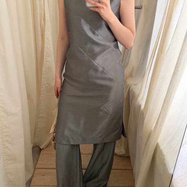 Glossy v-neck dress