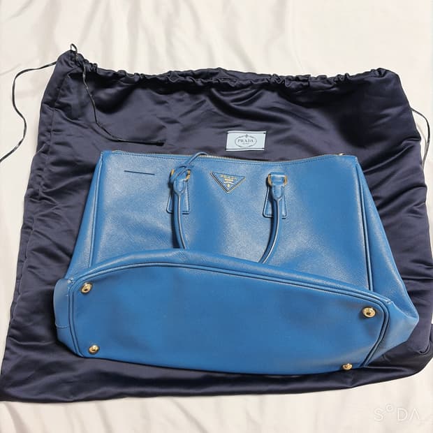 프라다 사피아노 블루 토트백