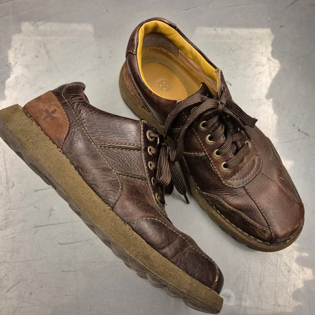 00s Dr.Martens 8057 shoes