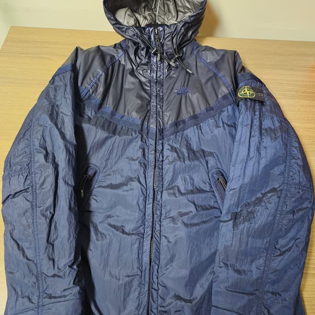 나이키 X 스톤아일랜드 무솔라 고마타 자켓