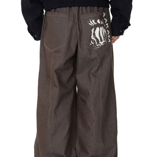 Aakam knee pin-tuck printed denim brown1