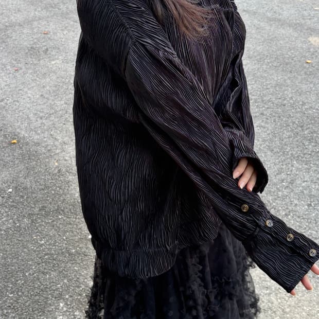 가니 플리츠 하이넥 블라우스