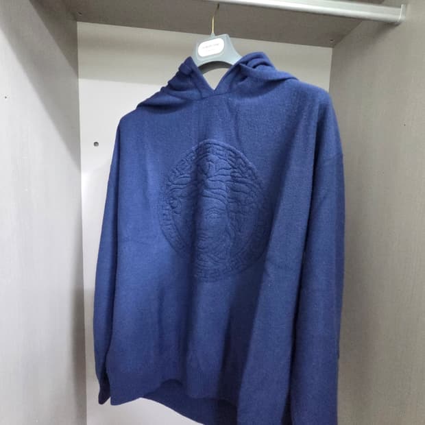 베르사체 메두사 네이비 캐시미어 후드티 50 105~110