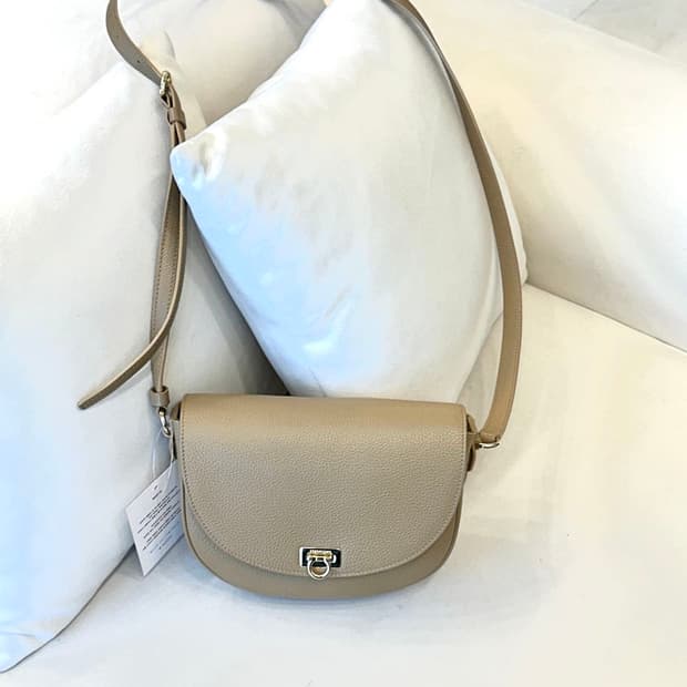 페라가모 간치니 버클 크로스백 (정품)