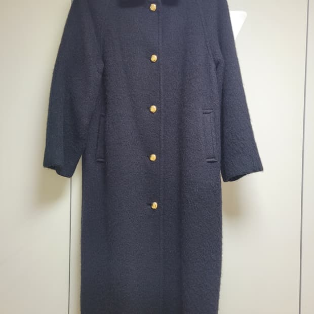 고요한 분위기를 담은 울 100% 코트 – 얼바닉 30