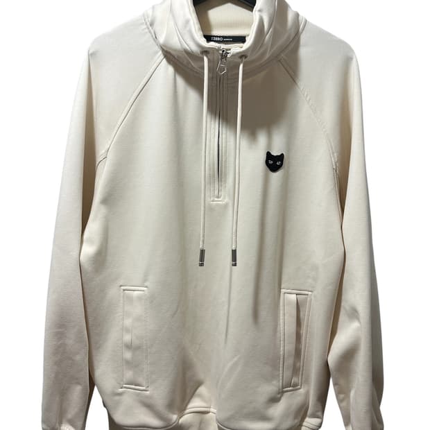 송지오옴므 지제로 백슬릿 팬서 하이넥 하프집 크림 s